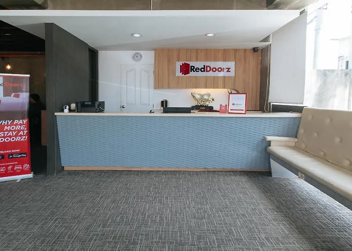 Reddoorz @ Insular Square 2* Mandaue-stad