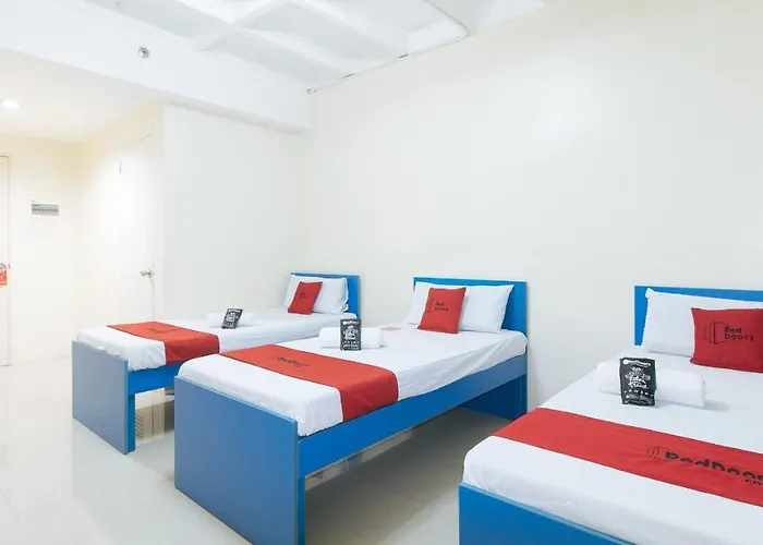 Reddoorz @ Insular Square 2* Mandaue-stad