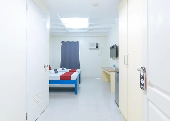 Reddoorz @ Insular Square Mandaue-stad